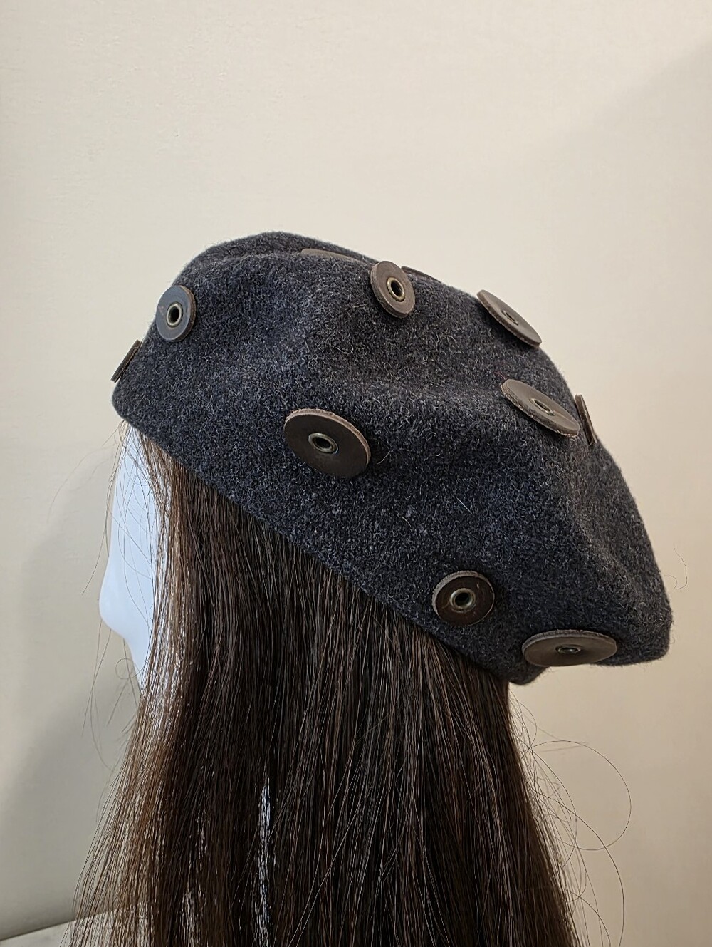 Wool Beret with Decorative Buttons - Grey